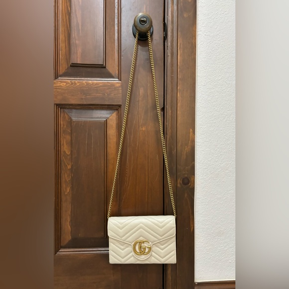 Gucci | WOMAN WALLET (599)GG LION TRAP. CHEVRON GG/LION M. WHITE/M.WHITE - Picture 6 of 9